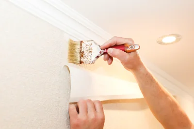 Pose de papier peint à Borgo — revêtements muraux et toiles de verre